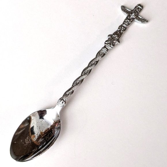 Vintage BANFF Collectible Spoon Totem Pole Metal Art Canada Canadiana Alberta - Picture 1 of 2